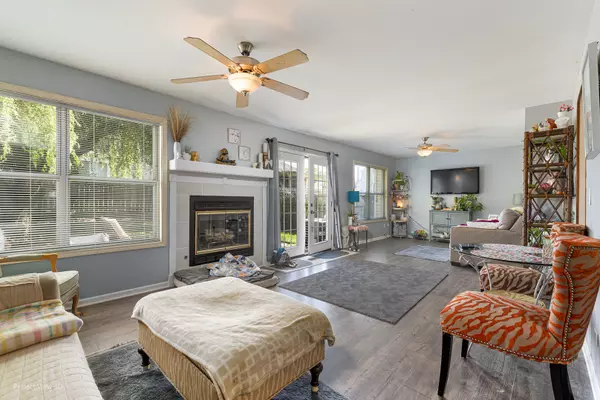 Carol Stream, IL 60188,1431 Ash Court