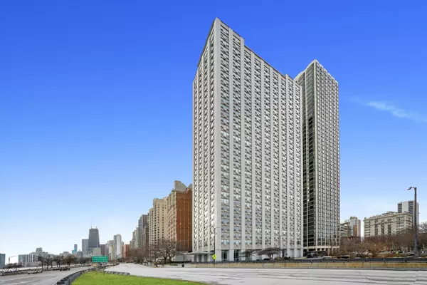 Chicago, IL 60610,1550 N Lake Shore Drive #31E