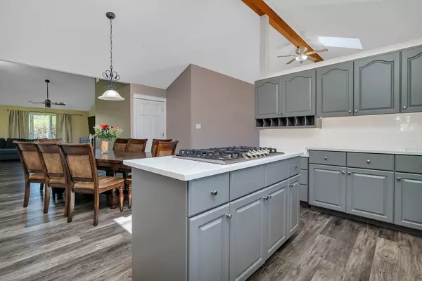 Homer Glen, IL 60491,16457 S Kensington Drive