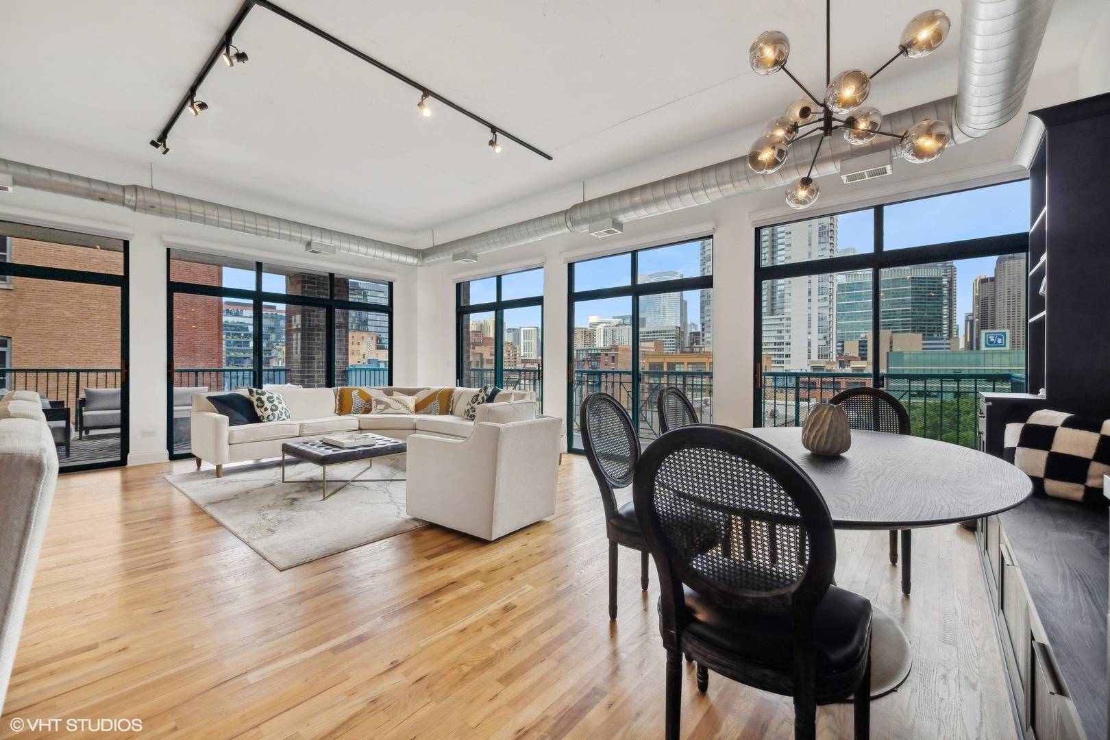 Chicago, IL 60607,910 W Madison Street #608