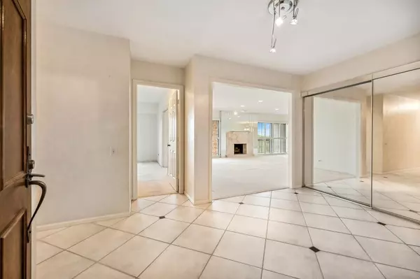 Northbrook, IL 60062,3900 Mission Hills Road #502