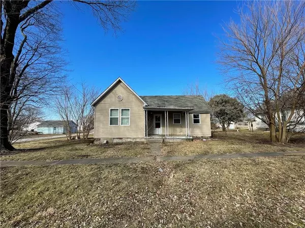 230 3rd Street, Latham, IL 62543