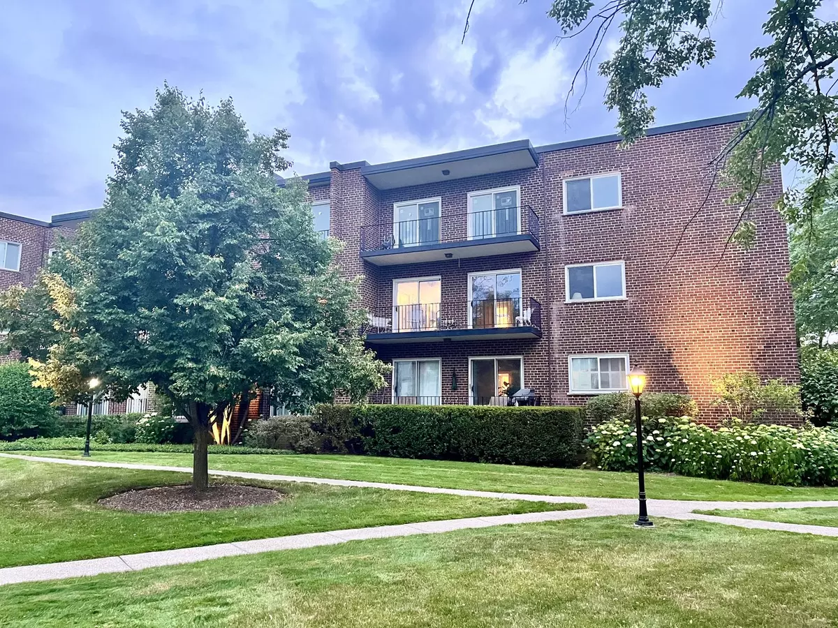 Lake Forest, IL 60045,1290 N Western Avenue #210