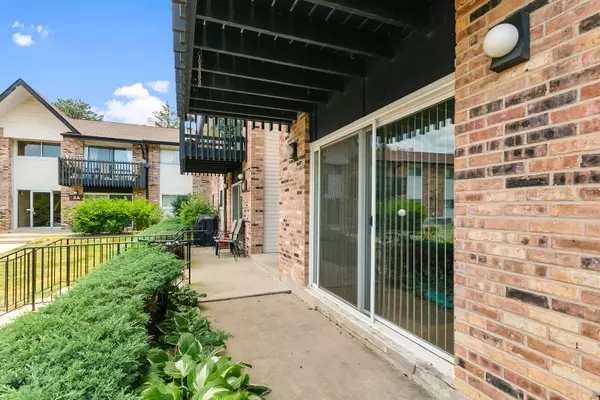 Willowbrook, IL 60527,1b Kingery Quarter #106