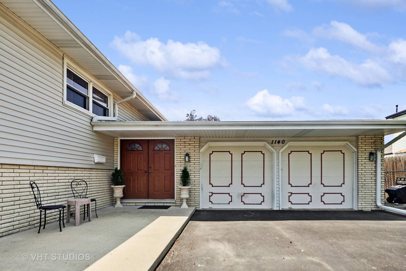 Addison, IL 60101,1140 W Westwood Trail