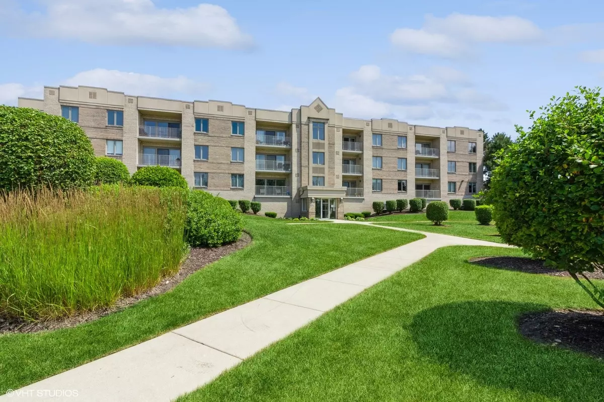 Orland Park, IL 60462,15705 Ravinia Avenue #302