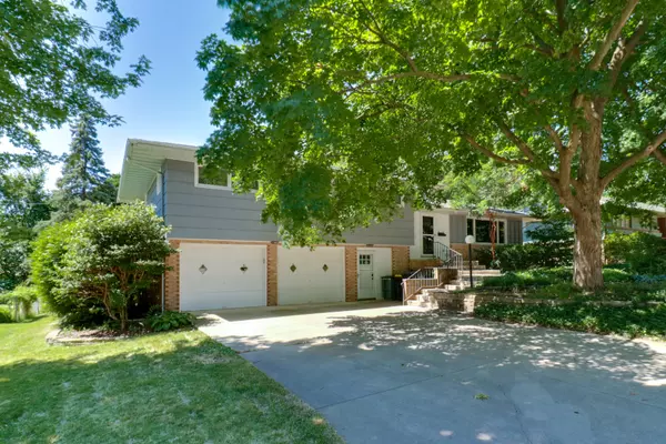 Normal, IL 61761,7 Knollcrest Court