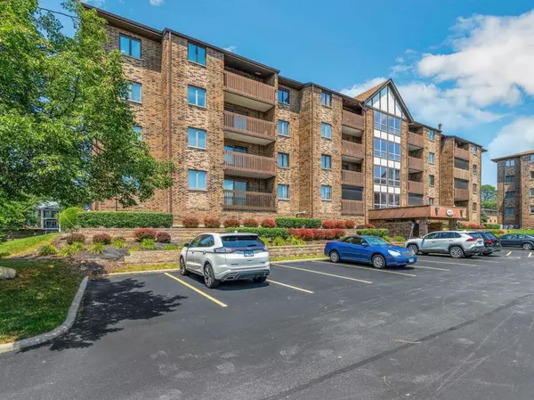 Oak Lawn, IL 60453,10420 Circle Drive #26B