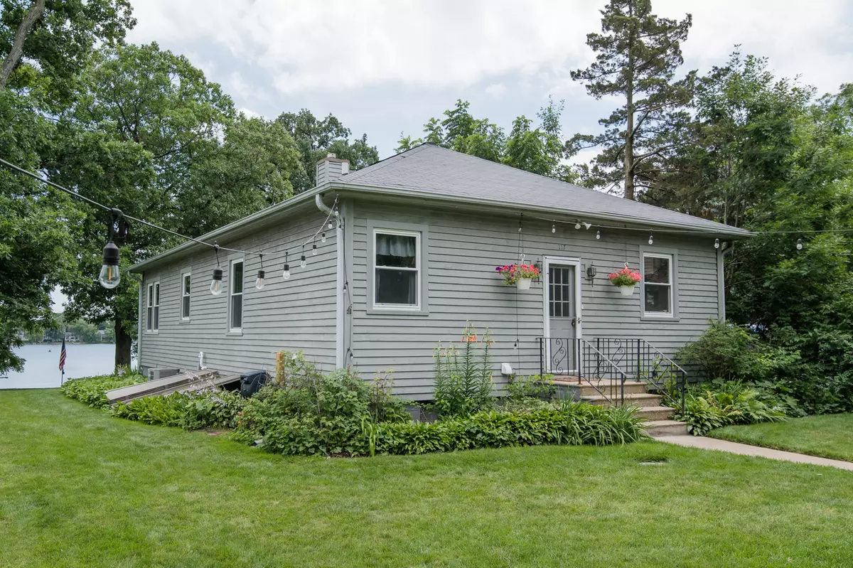 Grayslake, IL 60030,117 BLUFF Avenue