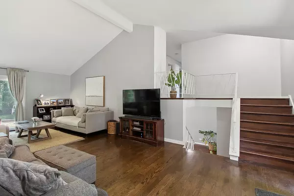 Northbrook, IL 60062,2901 Lilac Lane