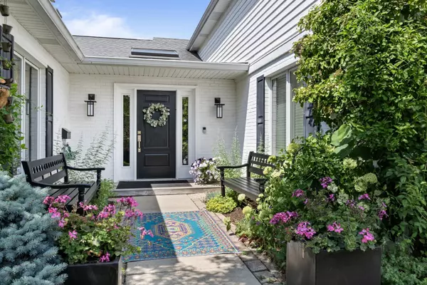 Wilmette, IL 60091,3206 Sprucewood Road