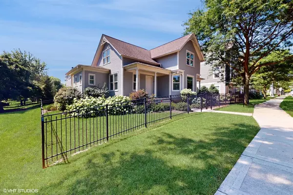 Schaumburg, IL 60193,132 Waterbury Circle