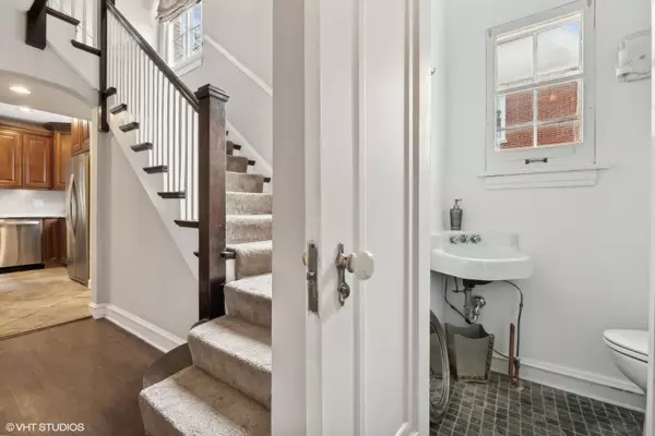 Northfield, IL 60093,294 Dickens Street