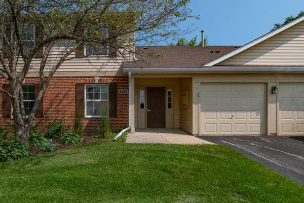 Round Lake Beach, IL 60073,1285 N Red Oak Circle #1