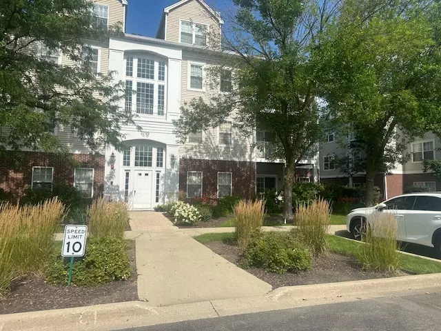 Lake Bluff, IL 60044,3299 Stratford Court #3D