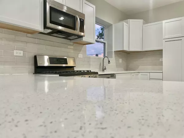 Chicago Heights, IL 60411,445 W 14th Place