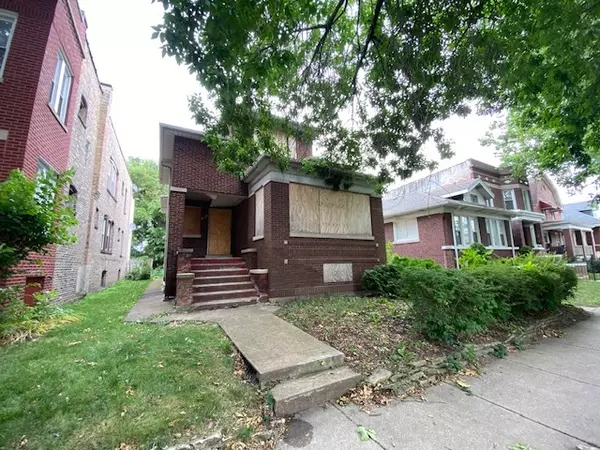 7521 S Ridgeland Avenue, Chicago, IL 60649