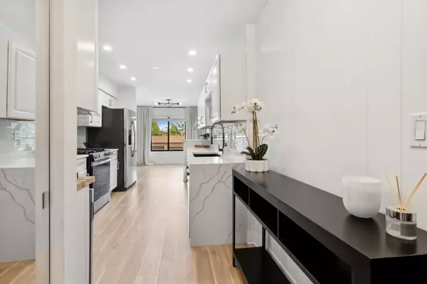 Northbrook, IL 60062,2150 Valencia Drive #204A