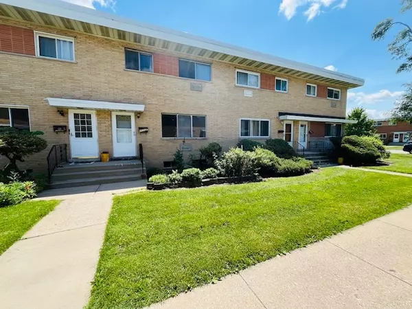 8656 Gregory Lane #C,  Des Plaines,  IL 60016