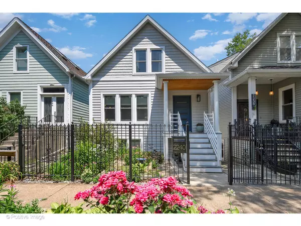 2240 W Barry Avenue,  Chicago,  IL 60618