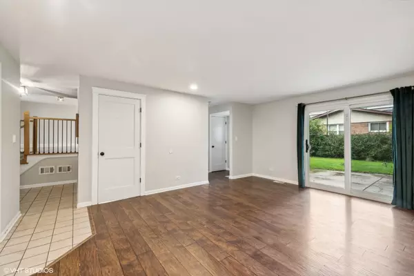 Northbrook, IL 60062,2333 Sussex Lane