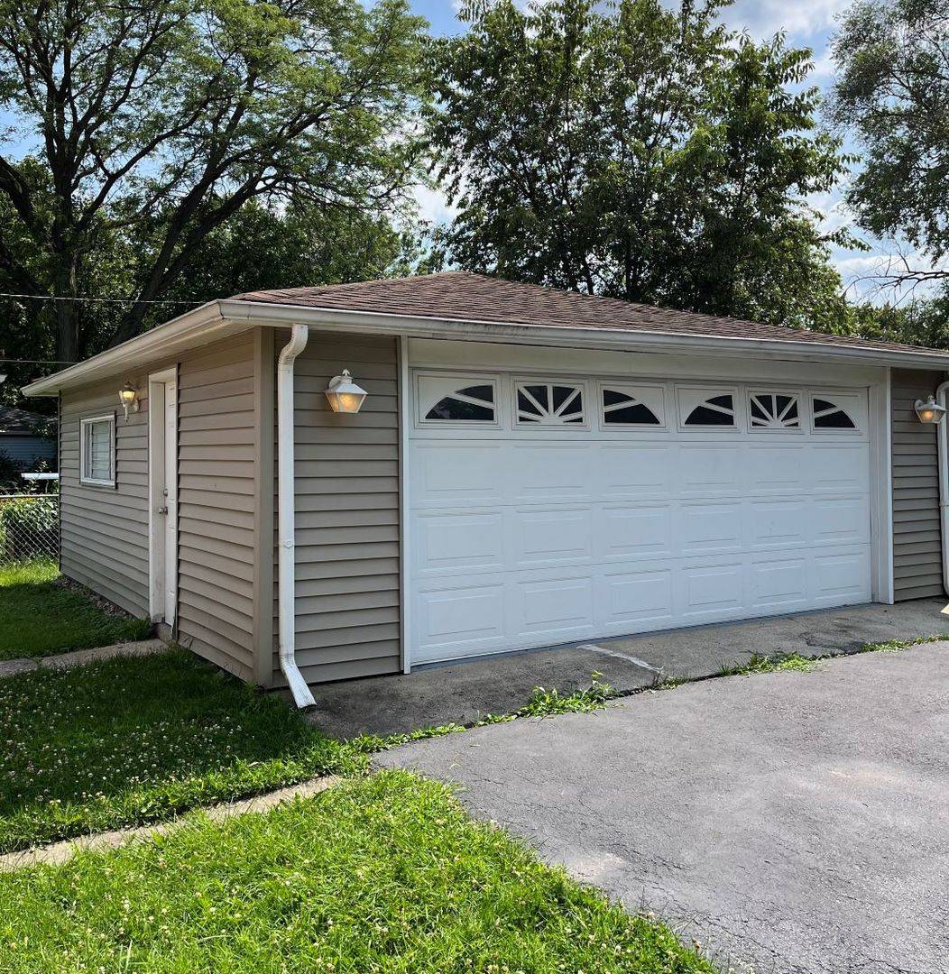 Homewood, IL 60430,18727 Royal Road