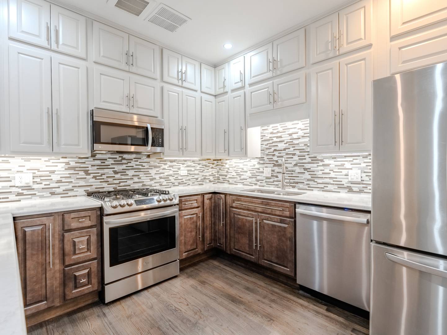 Chicago, IL 60605,910 S Michigan Avenue #402