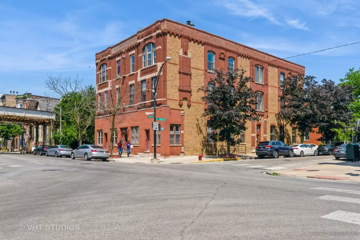 Chicago, IL 60614,1808 N Bissell Street #1A