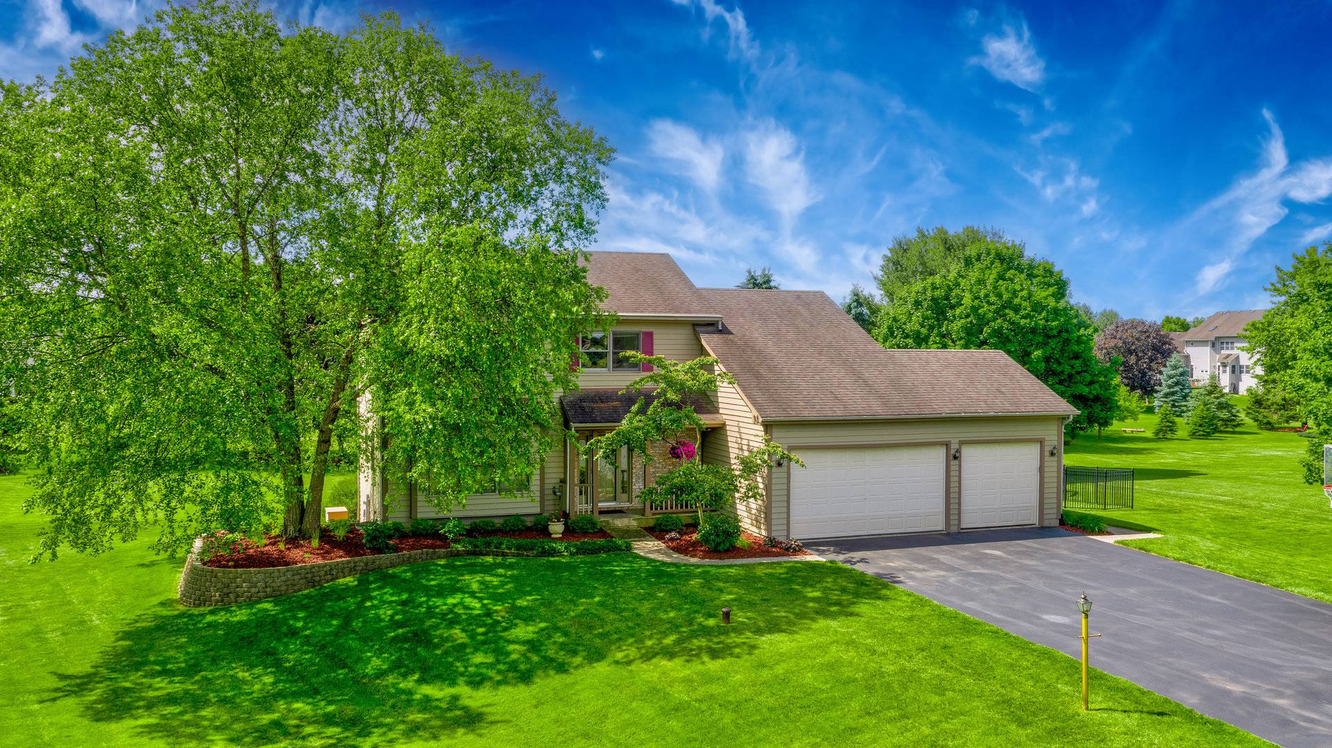 Spring Grove, IL 60081,2313 S Hidden Trail