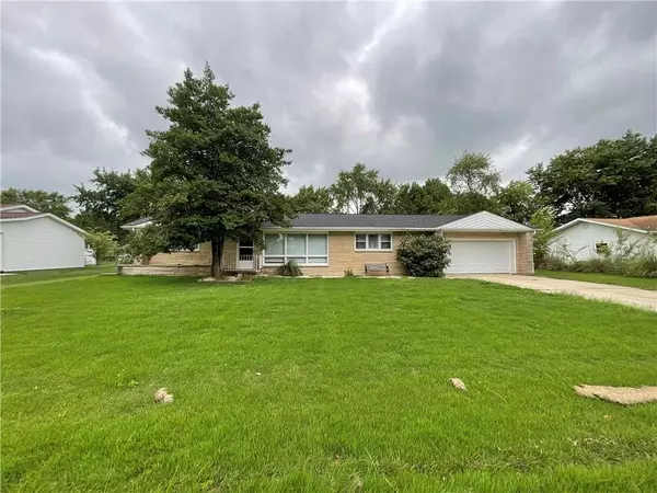 Altamont, IL 62411,707 Meadows Street