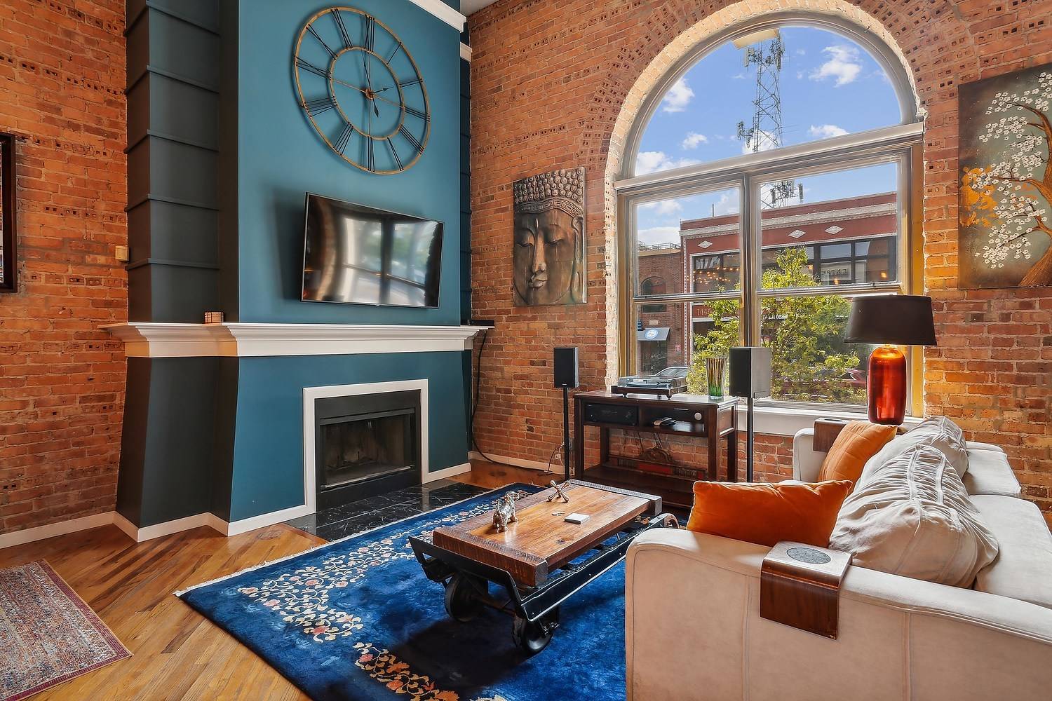 Chicago, IL 60605,1439 S Michigan Avenue #109