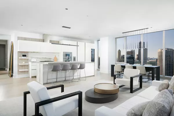 Chicago, IL 60601,363 E Wacker Drive #4308
