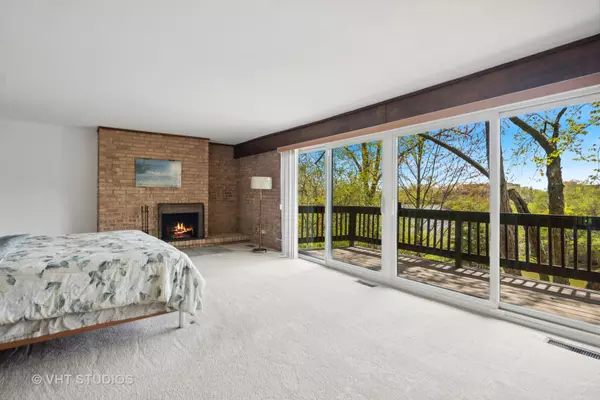 Lisle, IL 60532,1615 Maple Avenue #1L-2L