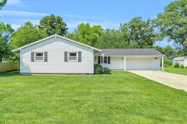 Villa Grove, IL 61956,4 Cherry Lane