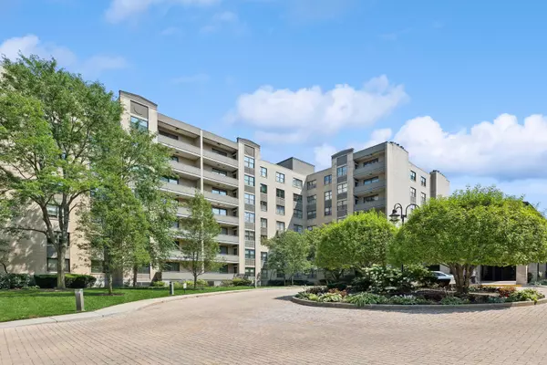 Lincolnwood, IL 60712,4545 W Touhy Avenue #521W