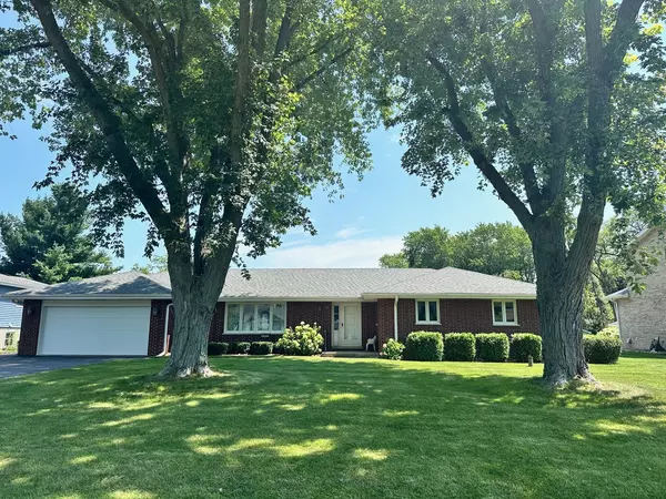 33 Roberts Road, Inverness, IL 60067