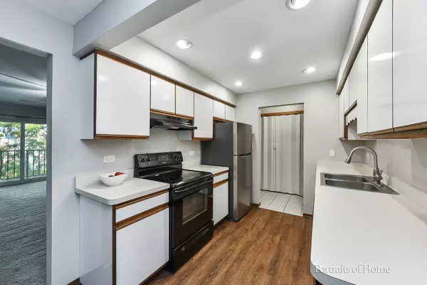 Elk Grove Village, IL 60007,821 Oakton Street #202