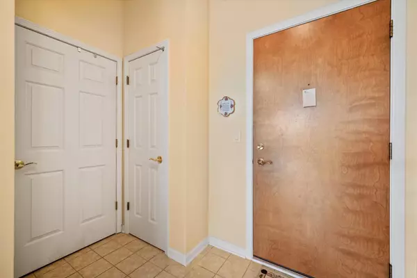 West Chicago, IL 60185,550 Main Street #209