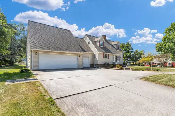 Broadlands, IL 61816,208 W Diller Street