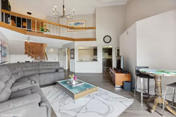 Glenview, IL 60025,702 Waukegan Road #402