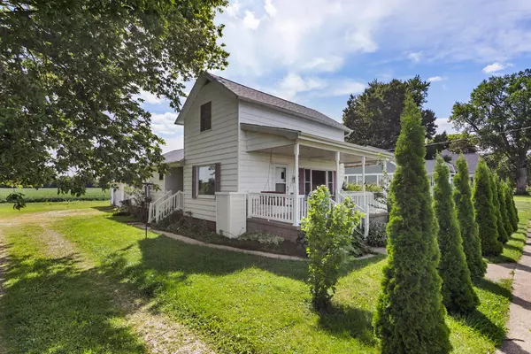 De Land, IL 61839,535 NE 3rd Street