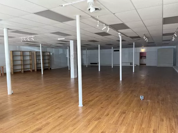 Sycamore, IL 60178,341 W. State Street