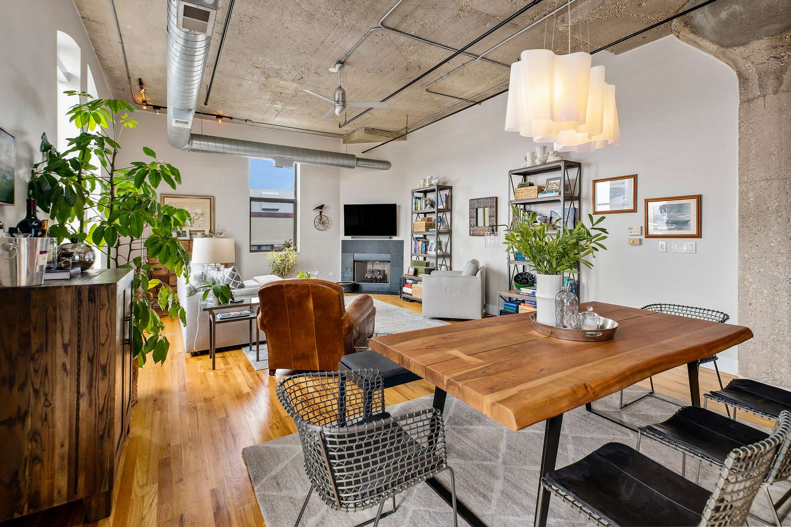 Chicago, IL 60654,758 N LARRABEE Street #811