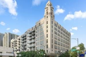 758 N LARRABEE Street #811, Chicago, IL 60654