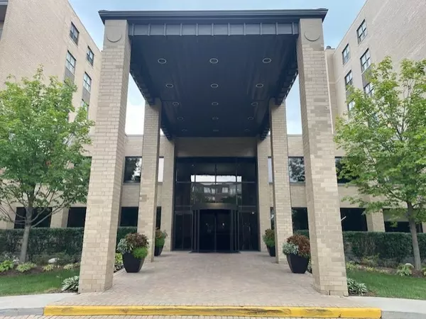 Lincolnwood, IL 60712,4545 W Touhy Avenue #103