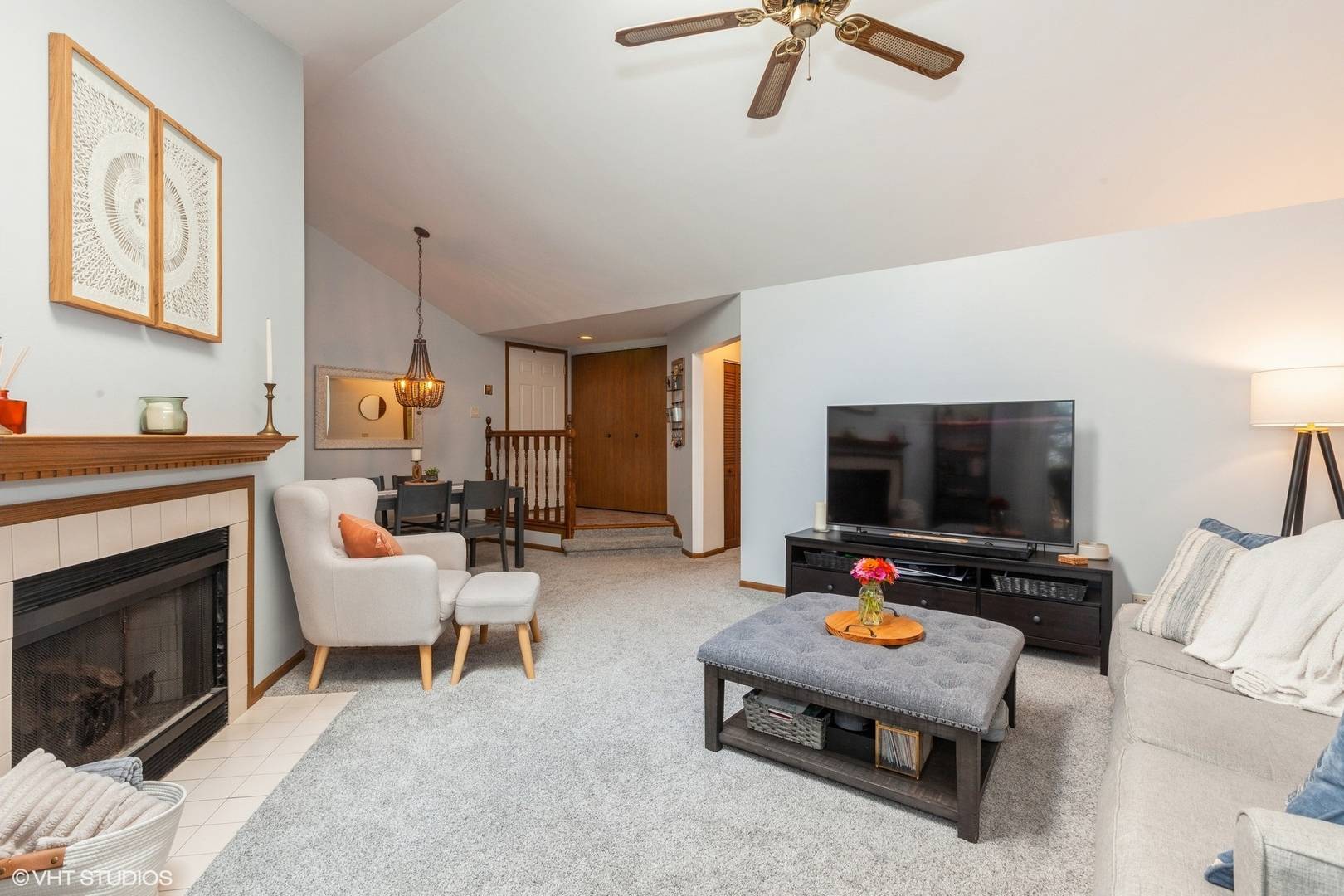 Naperville, IL 60563,977 West Court #C