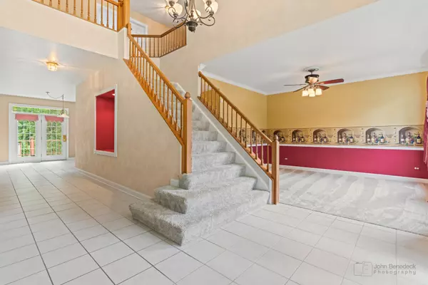 Grayslake, IL 60030,34128 N Wooded Glen Drive