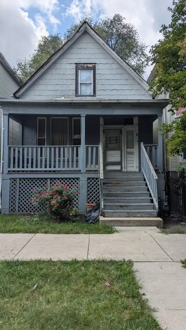 816 N Leamington Avenue, Chicago, IL 60651