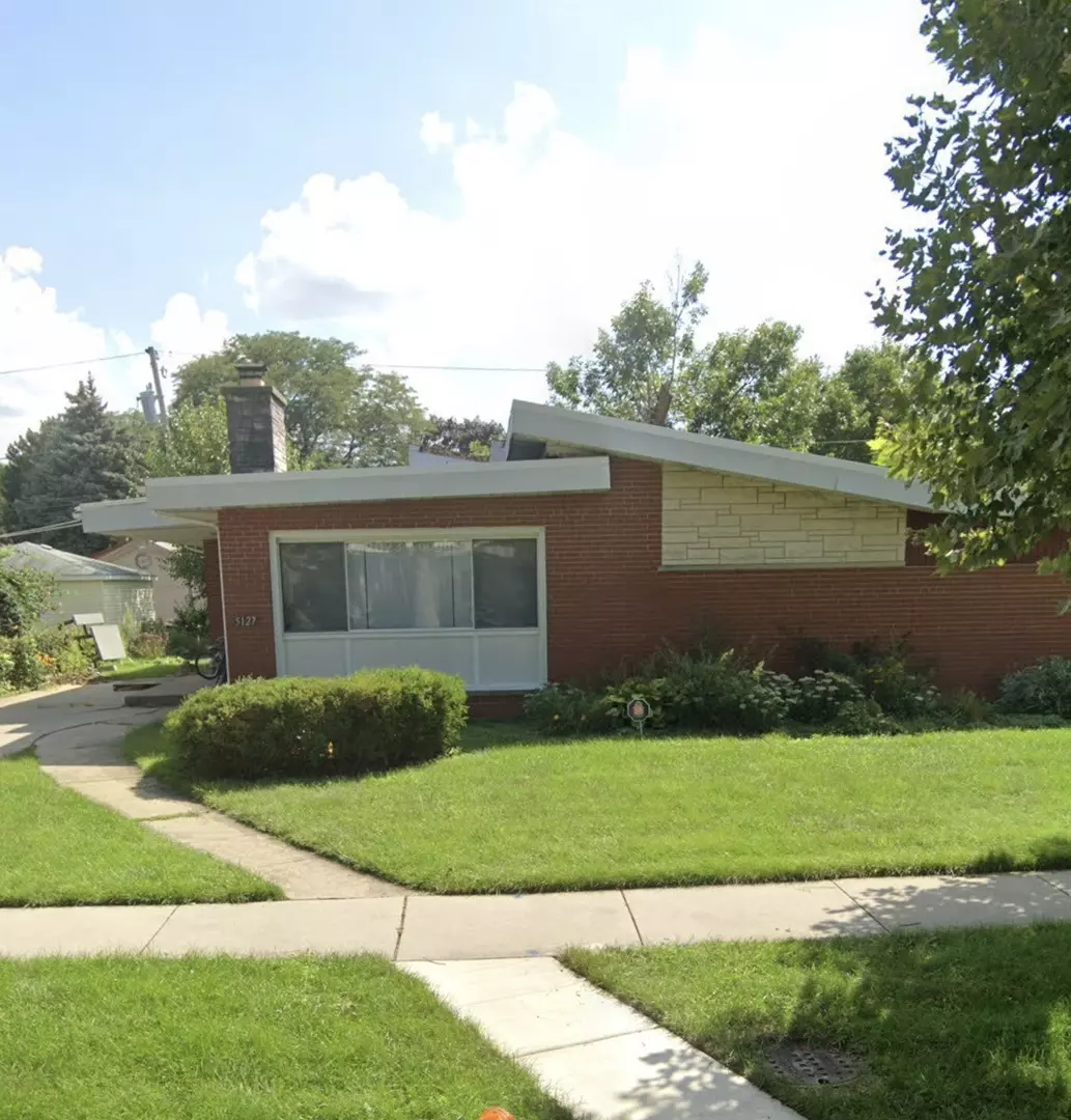 Skokie, IL 60077,5127 W ESTES Avenue