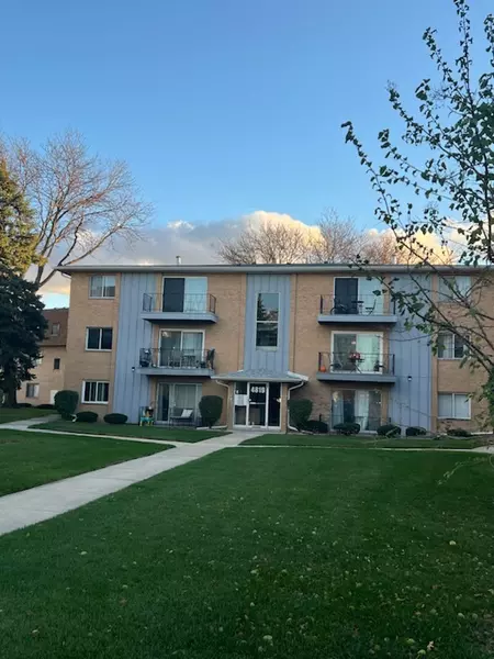 4819 W 109th Street #301, Oak Lawn, IL 60453